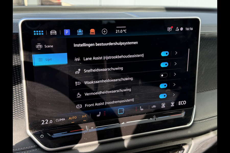 Volkswagen Tiguan 1.5 eHybrid Life Edition PHEV 18"/SOH 97%/Trekhaak/Stoel + stuurverwarming/Matrix LED/Camera/Adaptieve cruise/Dodehoek/Keyless/PDC/Elektrische klep