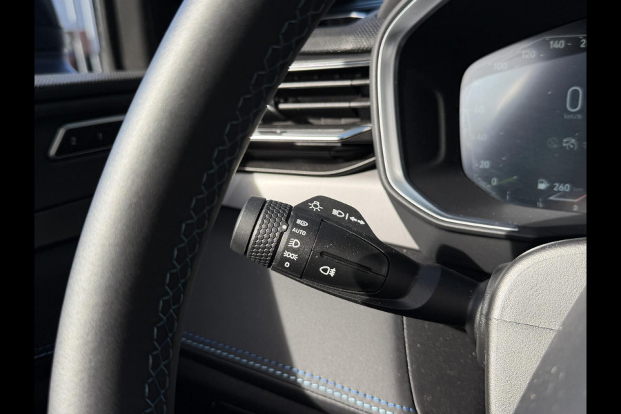 Lynk & Co 01 1.5 20"/Trekhaak/Panoramadak/Memory + stoelverwarming/Elektrische klep/Dodehoek/Adaptieve cruise/360 camera/Infinity audio