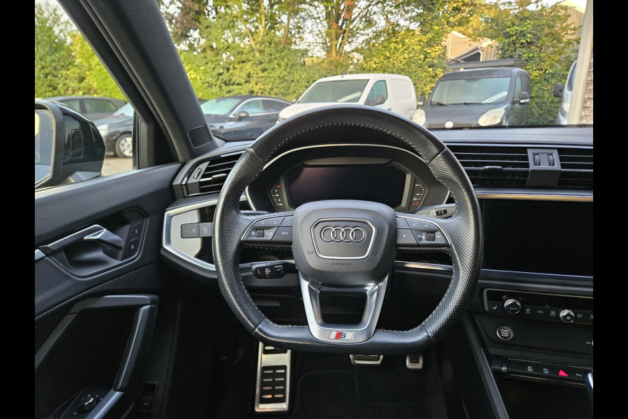 Audi Q3 35 TFSI S-Line! Camera! Automaat! Carplay! LED! NAP! Mooie/Nette Auto! Leer!