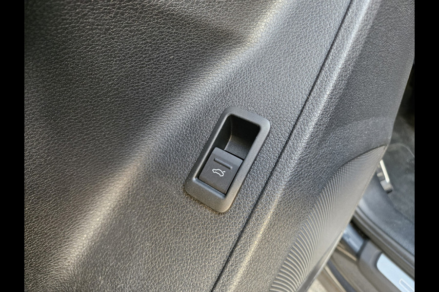 Audi Q3 35 TFSI S-Line! Camera! Automaat! Carplay! LED! NAP! Mooie/Nette Auto! Leer!