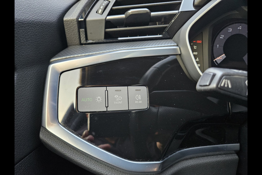 Audi Q3 35 TFSI S-Line! Camera! Automaat! Carplay! LED! NAP! Mooie/Nette Auto! Leer!