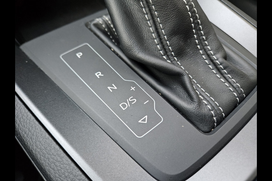Audi Q3 35 TFSI S-Line! Camera! Automaat! Carplay! LED! NAP! Mooie/Nette Auto! Leer!