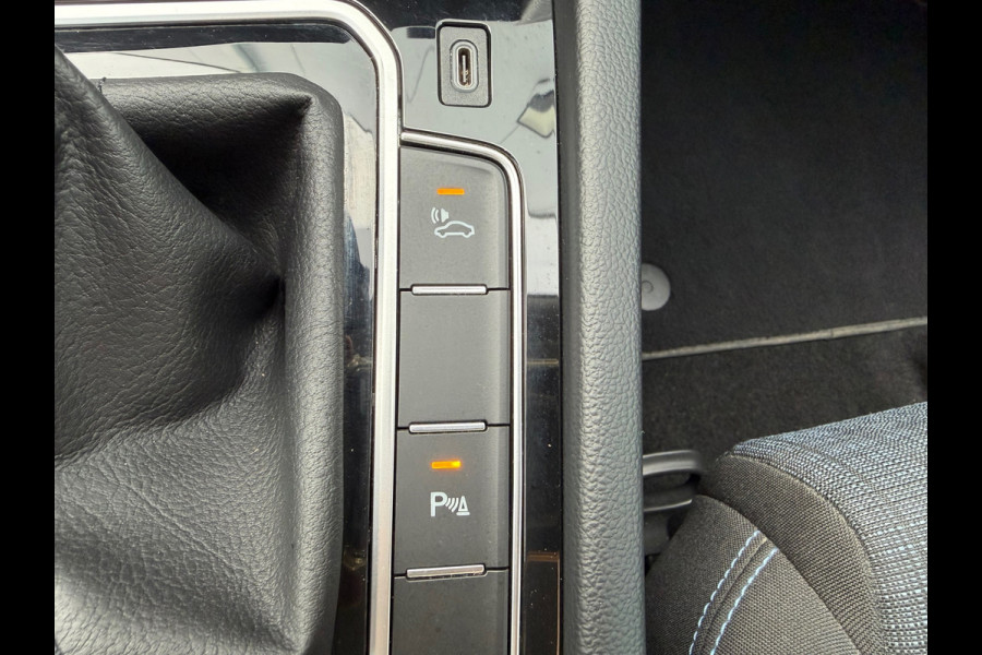 Volkswagen Passat Variant 1.4 TSI PHEV GTE Business | SOH 89% | Ergo Active | Camera | Trekhaak