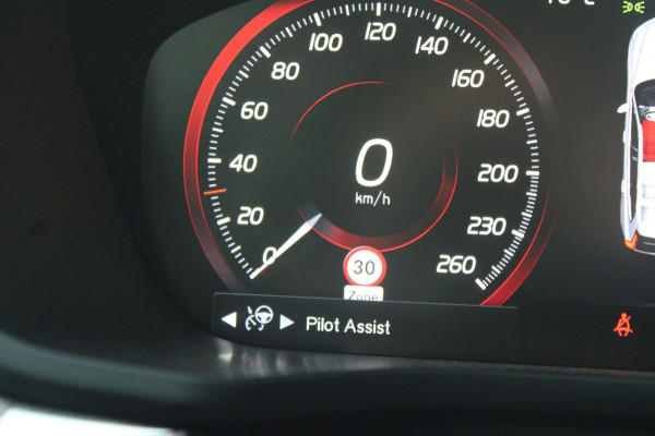 Volvo XC60 2.0 T6 AWD R 310pk | Pano | HK | 360 | ACC | HUD | Elek. Trekhaak