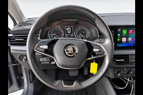 Škoda Kamiq 1.0 TSI 110pk DSG Ambition Navigatie Apple CarPlay Android Auto Parkeerhulp achter Adaptive Cruise Control Stoelverwarming Airco Lichtmetalen velgen