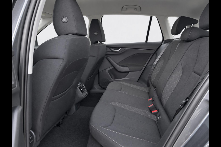 Škoda Kamiq 1.0 TSI 110pk DSG Ambition Navigatie Apple CarPlay Android Auto Parkeerhulp achter Adaptive Cruise Control Stoelverwarming Airco Lichtmetalen velgen