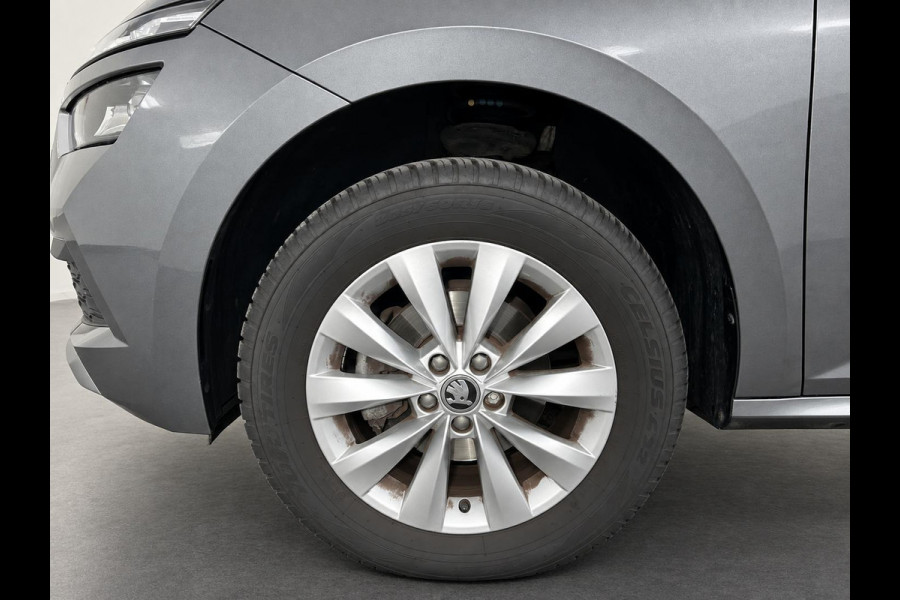 Škoda Kamiq 1.0 TSI 110pk DSG Ambition Navigatie Apple CarPlay Android Auto Parkeerhulp achter Adaptive Cruise Control Stoelverwarming Airco Lichtmetalen velgen