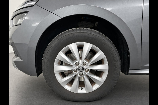 Škoda Kamiq 1.0 TSI 110pk DSG Ambition Navigatie Apple CarPlay Android Auto Parkeerhulp achter Adaptive Cruise Control Stoelverwarming Airco Lichtmetalen velgen