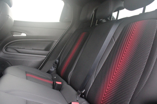 Alfa Romeo junior 1.2 145PK AUTOMAAT Hybrid IBRIDA TI | TECHNO PACK: (LED MATRIX KOPLAMPEN, DRAADLOZE TELEFOONLADER, DODEHOEK DETECTIE, PARKEERSENSOREN VOOR ACHTER EN ZIJKANT, NAVIGATIE, ELEKTRISCH BEDIENBARE ACHTERKLEP, KEYLESS ENTRY, ADAPTIVE CRUISE CONTROL, ACHTERUITRIJ CAMERA) | PACK TI: (ELEKTRISCH BEDIENBARE BESTUUDERSSTOEL, VERKEERSBORDEN WEERGAVE, GETINTE ACHTERRUITEN, SFEER VERLICHTING, GLANZEND ZWARTE BODYKIT, 10,25" TOUCHSCREEN, LEDEREN STUURWIEL, VERSTELBARE KOFFERVLOER OP 3 NIVEAUS) | 18" LICHTMETALEN VELGEN "FORI" | DRAADLOZE APPLE CARPLAY/ANDROID AUTO | MASSAGE FUNCTIE OP