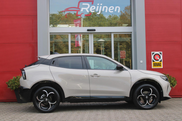 Alfa Romeo junior 1.2 145PK AUTOMAAT Hybrid IBRIDA TI | TECHNO PACK: (LED MATRIX KOPLAMPEN, DRAADLOZE TELEFOONLADER, DODEHOEK DETECTIE, PARKEERSENSOREN VOOR ACHTER EN ZIJKANT, NAVIGATIE, ELEKTRISCH BEDIENBARE ACHTERKLEP, KEYLESS ENTRY, ADAPTIVE CRUISE CONTROL, ACHTERUITRIJ CAMERA) | PACK TI: (ELEKTRISCH BEDIENBARE BESTUUDERSSTOEL, VERKEERSBORDEN WEERGAVE, GETINTE ACHTERRUITEN, SFEER VERLICHTING, GLANZEND ZWARTE BODYKIT, 10,25" TOUCHSCREEN, LEDEREN STUURWIEL, VERSTELBARE KOFFERVLOER OP 3 NIVEAUS) | 18" LICHTMETALEN VELGEN "FORI" | DRAADLOZE APPLE CARPLAY/ANDROID AUTO | MASSAGE FUNCTIE OP