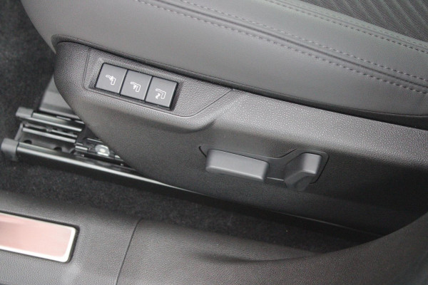 Alfa Romeo junior 1.2 145PK AUTOMAAT Hybrid IBRIDA TI | TECHNO PACK: (LED MATRIX KOPLAMPEN, DRAADLOZE TELEFOONLADER, DODEHOEK DETECTIE, PARKEERSENSOREN VOOR ACHTER EN ZIJKANT, NAVIGATIE, ELEKTRISCH BEDIENBARE ACHTERKLEP, KEYLESS ENTRY, ADAPTIVE CRUISE CONTROL, ACHTERUITRIJ CAMERA) | PACK TI: (ELEKTRISCH BEDIENBARE BESTUUDERSSTOEL, VERKEERSBORDEN WEERGAVE, GETINTE ACHTERRUITEN, SFEER VERLICHTING, GLANZEND ZWARTE BODYKIT, 10,25" TOUCHSCREEN, LEDEREN STUURWIEL, VERSTELBARE KOFFERVLOER OP 3 NIVEAUS) | 18" LICHTMETALEN VELGEN "FORI" | DRAADLOZE APPLE CARPLAY/ANDROID AUTO | MASSAGE FUNCTIE OP