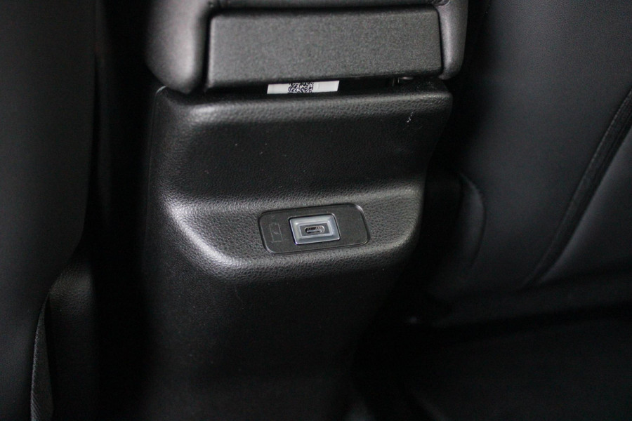 Alfa Romeo junior 1.2 145PK AUTOMAAT Hybrid IBRIDA TI | TECHNO PACK: (LED MATRIX KOPLAMPEN, DRAADLOZE TELEFOONLADER, DODEHOEK DETECTIE, PARKEERSENSOREN VOOR ACHTER EN ZIJKANT, NAVIGATIE, ELEKTRISCH BEDIENBARE ACHTERKLEP, KEYLESS ENTRY, ADAPTIVE CRUISE CONTROL, ACHTERUITRIJ CAMERA) | PACK TI: (ELEKTRISCH BEDIENBARE BESTUUDERSSTOEL, VERKEERSBORDEN WEERGAVE, GETINTE ACHTERRUITEN, SFEER VERLICHTING, GLANZEND ZWARTE BODYKIT, 10,25" TOUCHSCREEN, LEDEREN STUURWIEL, VERSTELBARE KOFFERVLOER OP 3 NIVEAUS) | 18" LICHTMETALEN VELGEN "FORI" | DRAADLOZE APPLE CARPLAY/ANDROID AUTO | MASSAGE FUNCTIE OP