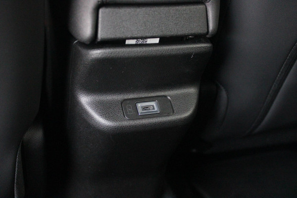 Alfa Romeo junior 1.2 145PK AUTOMAAT Hybrid IBRIDA TI | TECHNO PACK: (LED MATRIX KOPLAMPEN, DRAADLOZE TELEFOONLADER, DODEHOEK DETECTIE, PARKEERSENSOREN VOOR ACHTER EN ZIJKANT, NAVIGATIE, ELEKTRISCH BEDIENBARE ACHTERKLEP, KEYLESS ENTRY, ADAPTIVE CRUISE CONTROL, ACHTERUITRIJ CAMERA) | PACK TI: (ELEKTRISCH BEDIENBARE BESTUUDERSSTOEL, VERKEERSBORDEN WEERGAVE, GETINTE ACHTERRUITEN, SFEER VERLICHTING, GLANZEND ZWARTE BODYKIT, 10,25" TOUCHSCREEN, LEDEREN STUURWIEL, VERSTELBARE KOFFERVLOER OP 3 NIVEAUS) | 18" LICHTMETALEN VELGEN "FORI" | DRAADLOZE APPLE CARPLAY/ANDROID AUTO | MASSAGE FUNCTIE OP