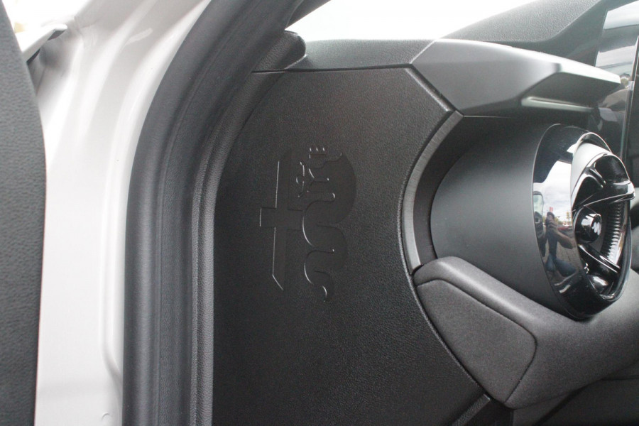 Alfa Romeo junior 1.2 145PK AUTOMAAT Hybrid IBRIDA TI | TECHNO PACK: (LED MATRIX KOPLAMPEN, DRAADLOZE TELEFOONLADER, DODEHOEK DETECTIE, PARKEERSENSOREN VOOR ACHTER EN ZIJKANT, NAVIGATIE, ELEKTRISCH BEDIENBARE ACHTERKLEP, KEYLESS ENTRY, ADAPTIVE CRUISE CONTROL, ACHTERUITRIJ CAMERA) | PACK TI: (ELEKTRISCH BEDIENBARE BESTUUDERSSTOEL, VERKEERSBORDEN WEERGAVE, GETINTE ACHTERRUITEN, SFEER VERLICHTING, GLANZEND ZWARTE BODYKIT, 10,25" TOUCHSCREEN, LEDEREN STUURWIEL, VERSTELBARE KOFFERVLOER OP 3 NIVEAUS) | 18" LICHTMETALEN VELGEN "FORI" | DRAADLOZE APPLE CARPLAY/ANDROID AUTO | MASSAGE FUNCTIE OP