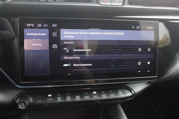 Alfa Romeo junior 1.2 145PK AUTOMAAT Hybrid IBRIDA TI | TECHNO PACK: (LED MATRIX KOPLAMPEN, DRAADLOZE TELEFOONLADER, DODEHOEK DETECTIE, PARKEERSENSOREN VOOR ACHTER EN ZIJKANT, NAVIGATIE, ELEKTRISCH BEDIENBARE ACHTERKLEP, KEYLESS ENTRY, ADAPTIVE CRUISE CONTROL, ACHTERUITRIJ CAMERA) | PACK TI: (ELEKTRISCH BEDIENBARE BESTUUDERSSTOEL, VERKEERSBORDEN WEERGAVE, GETINTE ACHTERRUITEN, SFEER VERLICHTING, GLANZEND ZWARTE BODYKIT, 10,25" TOUCHSCREEN, LEDEREN STUURWIEL, VERSTELBARE KOFFERVLOER OP 3 NIVEAUS) | 18" LICHTMETALEN VELGEN "FORI" | DRAADLOZE APPLE CARPLAY/ANDROID AUTO | MASSAGE FUNCTIE OP