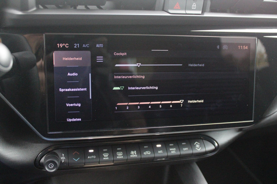 Alfa Romeo junior 1.2 145PK AUTOMAAT Hybrid IBRIDA TI | TECHNO PACK: (LED MATRIX KOPLAMPEN, DRAADLOZE TELEFOONLADER, DODEHOEK DETECTIE, PARKEERSENSOREN VOOR ACHTER EN ZIJKANT, NAVIGATIE, ELEKTRISCH BEDIENBARE ACHTERKLEP, KEYLESS ENTRY, ADAPTIVE CRUISE CONTROL, ACHTERUITRIJ CAMERA) | PACK TI: (ELEKTRISCH BEDIENBARE BESTUUDERSSTOEL, VERKEERSBORDEN WEERGAVE, GETINTE ACHTERRUITEN, SFEER VERLICHTING, GLANZEND ZWARTE BODYKIT, 10,25" TOUCHSCREEN, LEDEREN STUURWIEL, VERSTELBARE KOFFERVLOER OP 3 NIVEAUS) | 18" LICHTMETALEN VELGEN "FORI" | DRAADLOZE APPLE CARPLAY/ANDROID AUTO | MASSAGE FUNCTIE OP