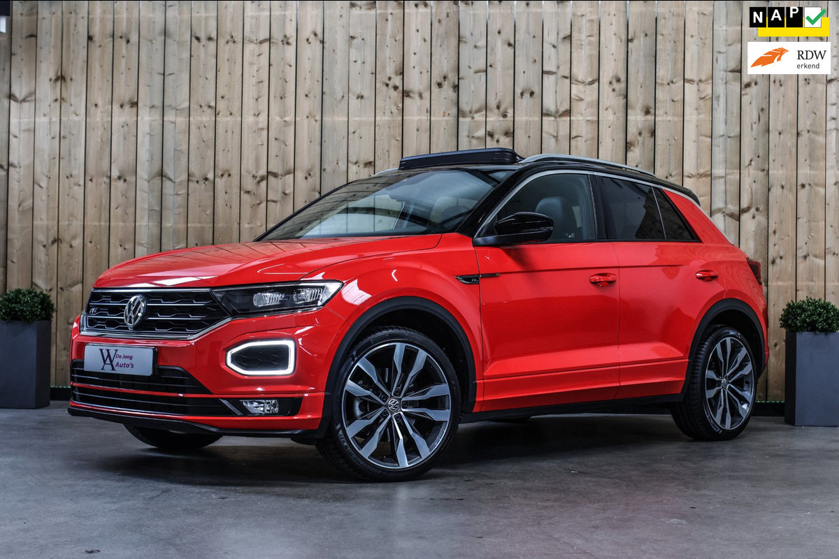 Volkswagen T-Roc 1.5 TSI 3X R-Line *Pano*Camera*Virtual*Trekhaak*