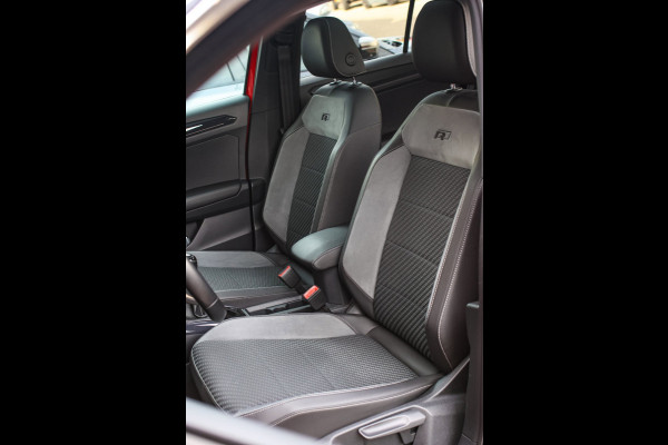 Volkswagen T-Roc 1.5 TSI 3X R-Line *Pano*Camera*Virtual*Trekhaak*