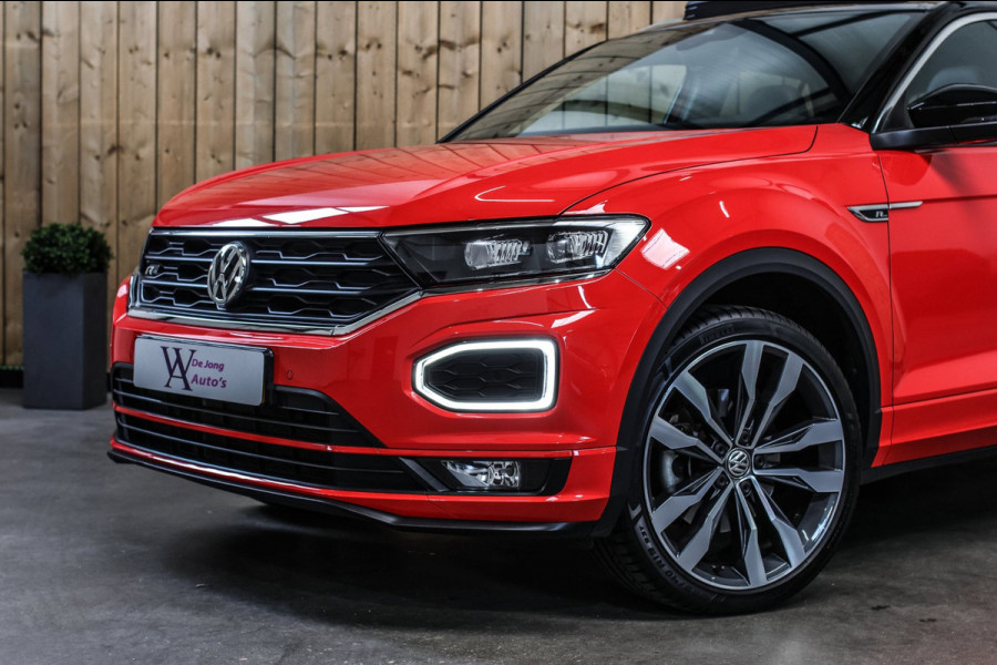 Volkswagen T-Roc 1.5 TSI 3X R-Line *Pano*Camera*Virtual*Trekhaak*