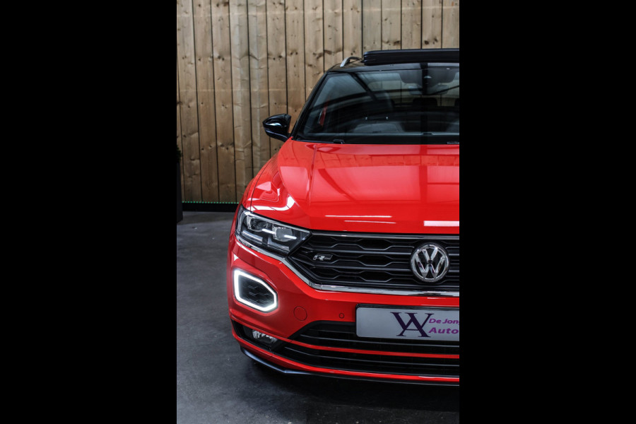 Volkswagen T-Roc 1.5 TSI 3X R-Line *Pano*Camera*Virtual*Trekhaak*