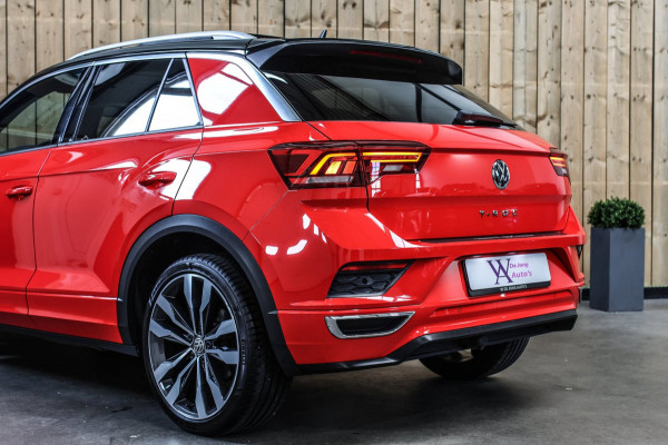 Volkswagen T-Roc 1.5 TSI 3X R-Line *Pano*Camera*Virtual*Trekhaak*