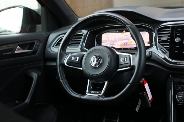 Volkswagen T-Roc 1.5 TSI 3X R-Line *Pano*Camera*Virtual*Trekhaak*