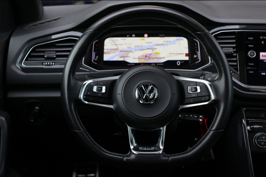 Volkswagen T-Roc 1.5 TSI 3X R-Line *Pano*Camera*Virtual*Trekhaak*