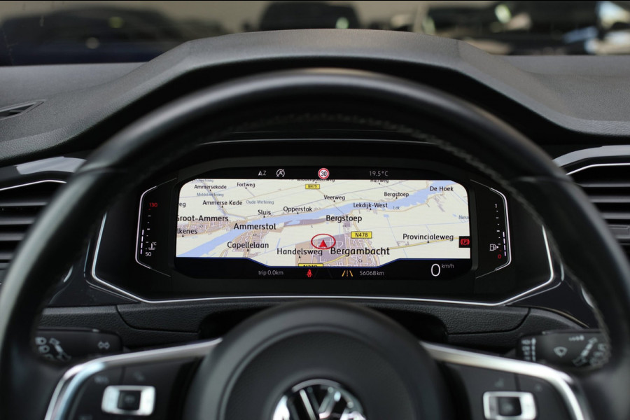Volkswagen T-Roc 1.5 TSI 3X R-Line *Pano*Camera*Virtual*Trekhaak*