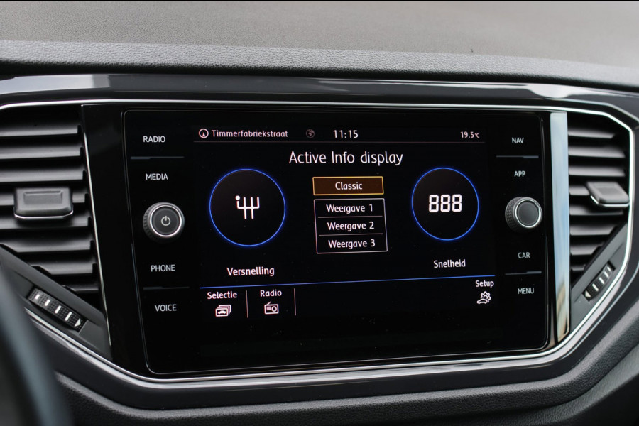 Volkswagen T-Roc 1.5 TSI 3X R-Line *Pano*Camera*Virtual*Trekhaak*