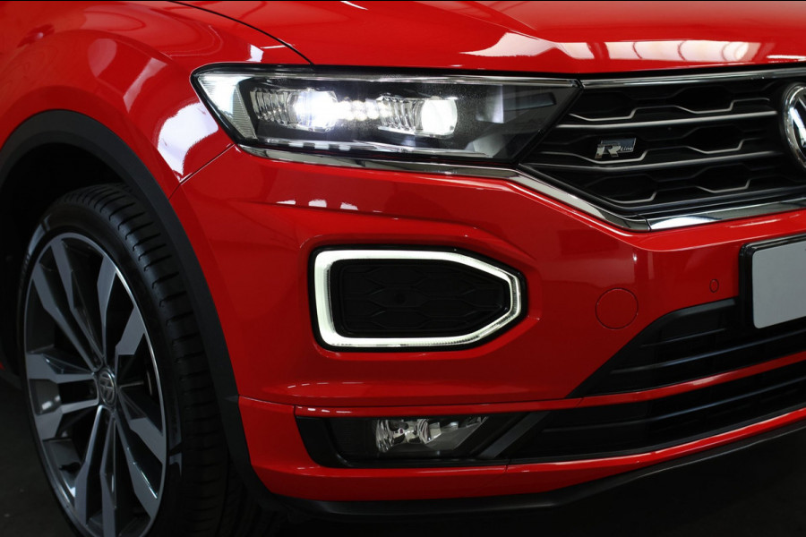 Volkswagen T-Roc 1.5 TSI 3X R-Line *Pano*Camera*Virtual*Trekhaak*
