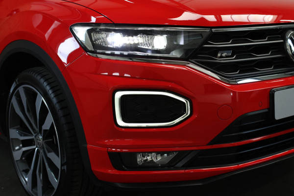 Volkswagen T-Roc 1.5 TSI 3X R-Line *Pano*Camera*Virtual*Trekhaak*