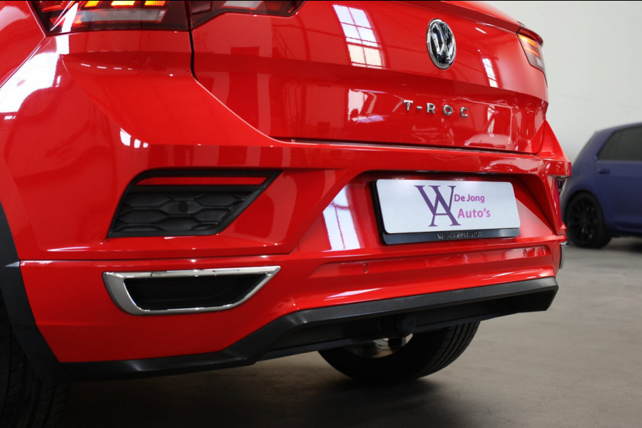 Volkswagen T-Roc 1.5 TSI 3X R-Line *Pano*Camera*Virtual*Trekhaak*