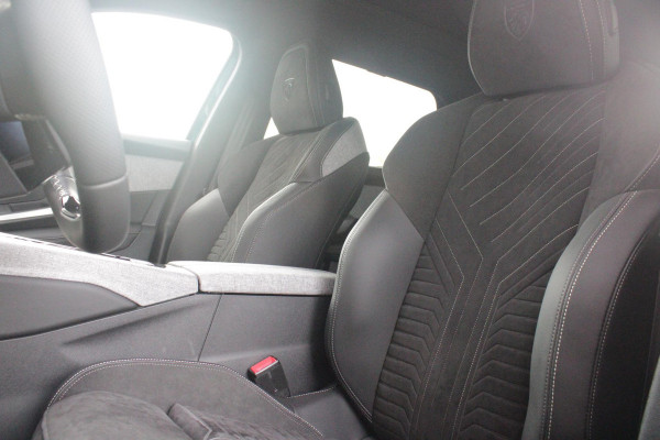 Peugeot 5008 1.2 Hybrid 145PK AUTOMAAT GT 7p | PANORAMISCH SCHUIFDAK PACK | 360° VISION & DRIVE ASSIST PLUS PACK: (360° CAMERA, BUITENSPIEGELS MET KANTELFUNCTIE, DRIVE ASSIST 2.0, DRAADLOZE TELEFOONLADER, ANTIDIEFSTALALARM) | BEKLEDING ALCANTARA/KUNSTLEDER | SEAT PACK COMFORT: (AGR BESTUUDERSSTOEL EN PASSAGIERSSTOEL ELEKTRISCH VERSTELBAAR MET MASSAGE FUNCTIE, BESTUUDERSSTOEL MET GEHEUGENFUNCTIE, BUITENSTE ZITPLAATSEN ACHTERBANK VERWARMBAAR) | GLANZEND ZWARTE DAKRAILS | BLUE OBSESSION | 19" LICHTMETALEN VELGEN "BREDA" | DRAADLOZE TELEFOONLADER | APPLE CARPLAY/ANDROID AUTO DRAADLOOS