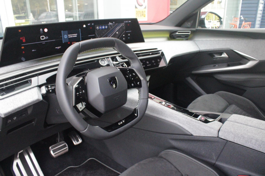 Peugeot 5008 1.2 Hybrid 145PK AUTOMAAT GT 7p | PANORAMISCH SCHUIFDAK PACK | 360° VISION & DRIVE ASSIST PLUS PACK: (360° CAMERA, BUITENSPIEGELS MET KANTELFUNCTIE, DRIVE ASSIST 2.0, DRAADLOZE TELEFOONLADER, ANTIDIEFSTALALARM) | BEKLEDING ALCANTARA/KUNSTLEDER | SEAT PACK COMFORT: (AGR BESTUUDERSSTOEL EN PASSAGIERSSTOEL ELEKTRISCH VERSTELBAAR MET MASSAGE FUNCTIE, BESTUUDERSSTOEL MET GEHEUGENFUNCTIE, BUITENSTE ZITPLAATSEN ACHTERBANK VERWARMBAAR) | GLANZEND ZWARTE DAKRAILS | BLUE OBSESSION | 19" LICHTMETALEN VELGEN "BREDA" | DRAADLOZE TELEFOONLADER | APPLE CARPLAY/ANDROID AUTO DRAADLOOS