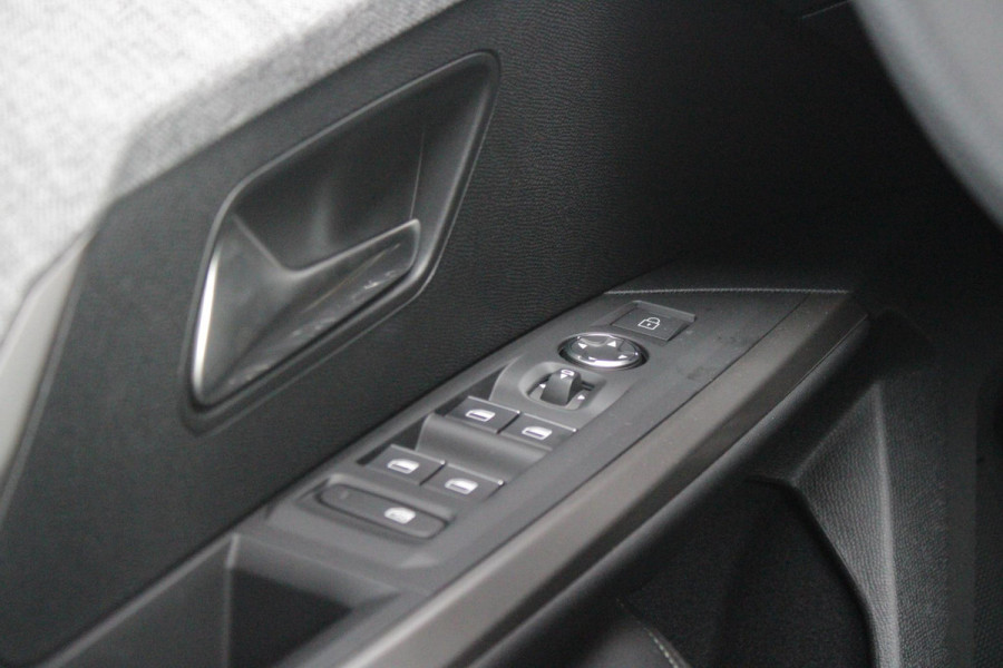 Peugeot 5008 1.2 Hybrid 145PK AUTOMAAT GT 7p | PANORAMISCH SCHUIFDAK PACK | 360° VISION & DRIVE ASSIST PLUS PACK: (360° CAMERA, BUITENSPIEGELS MET KANTELFUNCTIE, DRIVE ASSIST 2.0, DRAADLOZE TELEFOONLADER, ANTIDIEFSTALALARM) | BEKLEDING ALCANTARA/KUNSTLEDER | SEAT PACK COMFORT: (AGR BESTUUDERSSTOEL EN PASSAGIERSSTOEL ELEKTRISCH VERSTELBAAR MET MASSAGE FUNCTIE, BESTUUDERSSTOEL MET GEHEUGENFUNCTIE, BUITENSTE ZITPLAATSEN ACHTERBANK VERWARMBAAR) | GLANZEND ZWARTE DAKRAILS | BLUE OBSESSION | 19" LICHTMETALEN VELGEN "BREDA" | DRAADLOZE TELEFOONLADER | APPLE CARPLAY/ANDROID AUTO DRAADLOOS