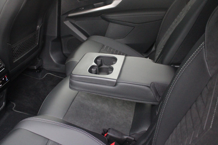 Peugeot 5008 1.2 Hybrid 145PK AUTOMAAT GT 7p | PANORAMISCH SCHUIFDAK PACK | 360° VISION & DRIVE ASSIST PLUS PACK: (360° CAMERA, BUITENSPIEGELS MET KANTELFUNCTIE, DRIVE ASSIST 2.0, DRAADLOZE TELEFOONLADER, ANTIDIEFSTALALARM) | BEKLEDING ALCANTARA/KUNSTLEDER | SEAT PACK COMFORT: (AGR BESTUUDERSSTOEL EN PASSAGIERSSTOEL ELEKTRISCH VERSTELBAAR MET MASSAGE FUNCTIE, BESTUUDERSSTOEL MET GEHEUGENFUNCTIE, BUITENSTE ZITPLAATSEN ACHTERBANK VERWARMBAAR) | GLANZEND ZWARTE DAKRAILS | BLUE OBSESSION | 19" LICHTMETALEN VELGEN "BREDA" | DRAADLOZE TELEFOONLADER | APPLE CARPLAY/ANDROID AUTO DRAADLOOS