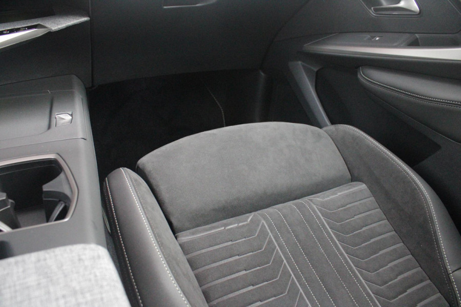 Peugeot 5008 1.2 Hybrid 145PK AUTOMAAT GT 7p | PANORAMISCH SCHUIFDAK PACK | 360° VISION & DRIVE ASSIST PLUS PACK: (360° CAMERA, BUITENSPIEGELS MET KANTELFUNCTIE, DRIVE ASSIST 2.0, DRAADLOZE TELEFOONLADER, ANTIDIEFSTALALARM) | BEKLEDING ALCANTARA/KUNSTLEDER | SEAT PACK COMFORT: (AGR BESTUUDERSSTOEL EN PASSAGIERSSTOEL ELEKTRISCH VERSTELBAAR MET MASSAGE FUNCTIE, BESTUUDERSSTOEL MET GEHEUGENFUNCTIE, BUITENSTE ZITPLAATSEN ACHTERBANK VERWARMBAAR) | GLANZEND ZWARTE DAKRAILS | BLUE OBSESSION | 19" LICHTMETALEN VELGEN "BREDA" | DRAADLOZE TELEFOONLADER | APPLE CARPLAY/ANDROID AUTO DRAADLOOS
