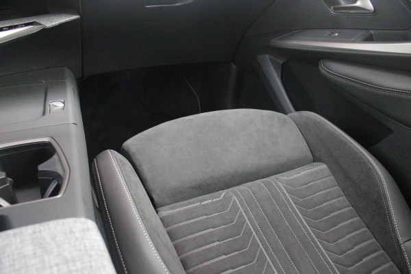 Peugeot 5008 1.2 Hybrid 145PK AUTOMAAT GT 7p | PANORAMISCH SCHUIFDAK PACK | 360° VISION & DRIVE ASSIST PLUS PACK: (360° CAMERA, BUITENSPIEGELS MET KANTELFUNCTIE, DRIVE ASSIST 2.0, DRAADLOZE TELEFOONLADER, ANTIDIEFSTALALARM) | BEKLEDING ALCANTARA/KUNSTLEDER | SEAT PACK COMFORT: (AGR BESTUUDERSSTOEL EN PASSAGIERSSTOEL ELEKTRISCH VERSTELBAAR MET MASSAGE FUNCTIE, BESTUUDERSSTOEL MET GEHEUGENFUNCTIE, BUITENSTE ZITPLAATSEN ACHTERBANK VERWARMBAAR) | GLANZEND ZWARTE DAKRAILS | BLUE OBSESSION | 19" LICHTMETALEN VELGEN "BREDA" | DRAADLOZE TELEFOONLADER | APPLE CARPLAY/ANDROID AUTO DRAADLOOS