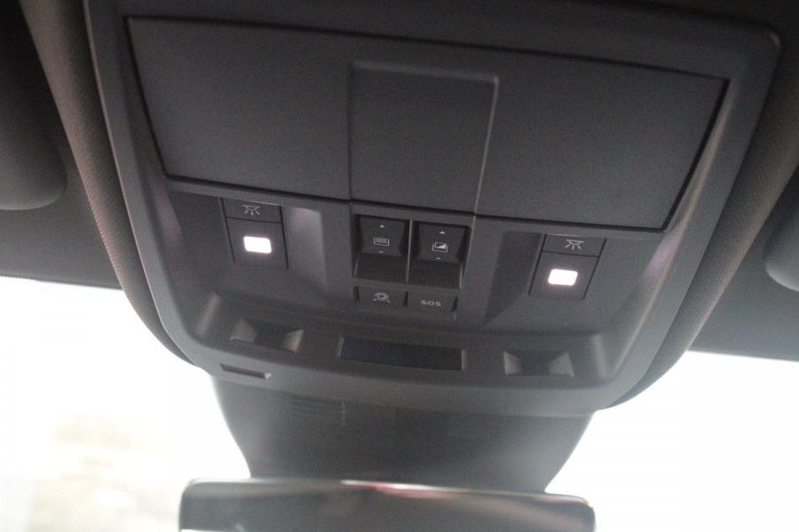 Peugeot 5008 1.2 Hybrid 145PK AUTOMAAT GT 7p | PANORAMISCH SCHUIFDAK PACK | 360° VISION & DRIVE ASSIST PLUS PACK: (360° CAMERA, BUITENSPIEGELS MET KANTELFUNCTIE, DRIVE ASSIST 2.0, DRAADLOZE TELEFOONLADER, ANTIDIEFSTALALARM) | BEKLEDING ALCANTARA/KUNSTLEDER | SEAT PACK COMFORT: (AGR BESTUUDERSSTOEL EN PASSAGIERSSTOEL ELEKTRISCH VERSTELBAAR MET MASSAGE FUNCTIE, BESTUUDERSSTOEL MET GEHEUGENFUNCTIE, BUITENSTE ZITPLAATSEN ACHTERBANK VERWARMBAAR) | GLANZEND ZWARTE DAKRAILS | BLUE OBSESSION | 19" LICHTMETALEN VELGEN "BREDA" | DRAADLOZE TELEFOONLADER | APPLE CARPLAY/ANDROID AUTO DRAADLOOS