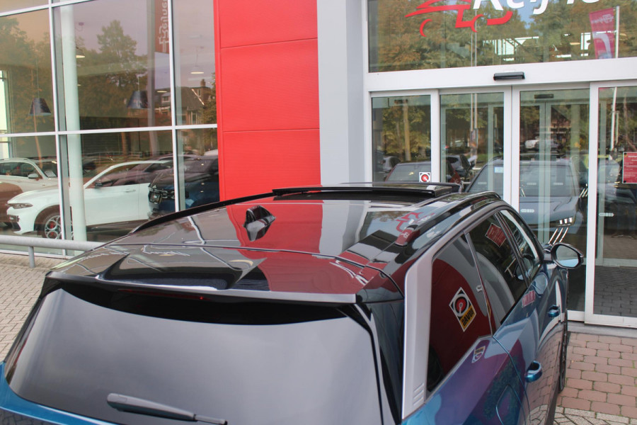 Peugeot 5008 1.2 Hybrid 145PK AUTOMAAT GT 7p | PANORAMISCH SCHUIFDAK PACK | 360° VISION & DRIVE ASSIST PLUS PACK: (360° CAMERA, BUITENSPIEGELS MET KANTELFUNCTIE, DRIVE ASSIST 2.0, DRAADLOZE TELEFOONLADER, ANTIDIEFSTALALARM) | BEKLEDING ALCANTARA/KUNSTLEDER | SEAT PACK COMFORT: (AGR BESTUUDERSSTOEL EN PASSAGIERSSTOEL ELEKTRISCH VERSTELBAAR MET MASSAGE FUNCTIE, BESTUUDERSSTOEL MET GEHEUGENFUNCTIE, BUITENSTE ZITPLAATSEN ACHTERBANK VERWARMBAAR) | GLANZEND ZWARTE DAKRAILS | BLUE OBSESSION | 19" LICHTMETALEN VELGEN "BREDA" | DRAADLOZE TELEFOONLADER | APPLE CARPLAY/ANDROID AUTO DRAADLOOS