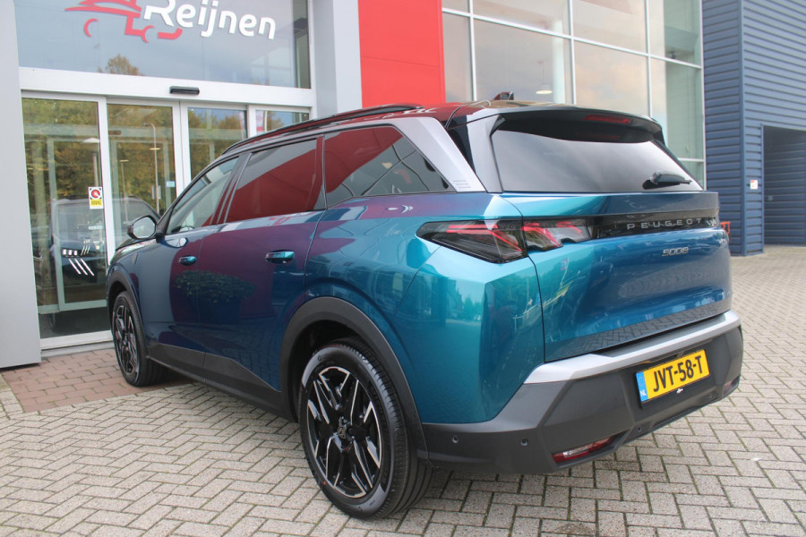 Peugeot 5008 1.2 Hybrid 145PK AUTOMAAT GT 7p | PANORAMISCH SCHUIFDAK PACK | 360° VISION & DRIVE ASSIST PLUS PACK: (360° CAMERA, BUITENSPIEGELS MET KANTELFUNCTIE, DRIVE ASSIST 2.0, DRAADLOZE TELEFOONLADER, ANTIDIEFSTALALARM) | BEKLEDING ALCANTARA/KUNSTLEDER | SEAT PACK COMFORT: (AGR BESTUUDERSSTOEL EN PASSAGIERSSTOEL ELEKTRISCH VERSTELBAAR MET MASSAGE FUNCTIE, BESTUUDERSSTOEL MET GEHEUGENFUNCTIE, BUITENSTE ZITPLAATSEN ACHTERBANK VERWARMBAAR) | GLANZEND ZWARTE DAKRAILS | BLUE OBSESSION | 19" LICHTMETALEN VELGEN "BREDA" | DRAADLOZE TELEFOONLADER | APPLE CARPLAY/ANDROID AUTO DRAADLOOS