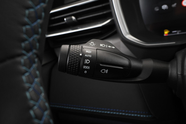 Lynk & Co 01 1.5 Panorama, Apple carplay, Zwarte hemel!