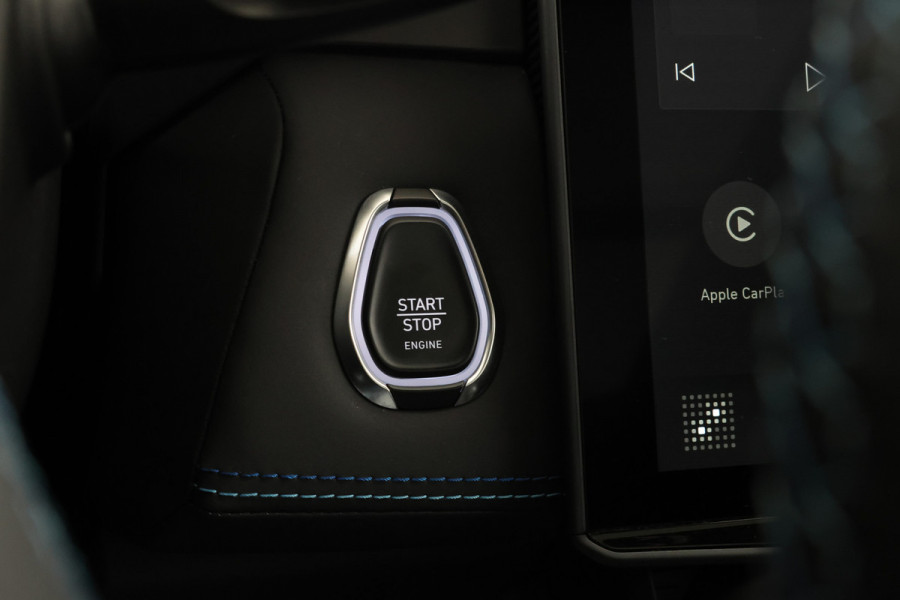 Lynk & Co 01 1.5 Panorama, Apple carplay, Zwarte hemel!