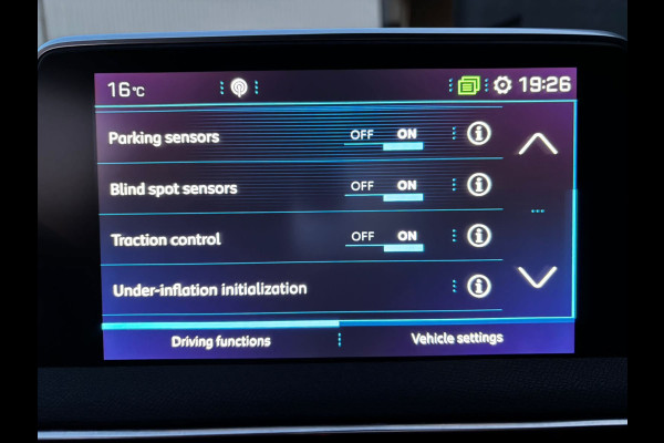 Peugeot 3008 1.2 PureTech GT Line TREKHAAK|CARPLAY|KEYLESS|CAMERA|LEDER|NAVI