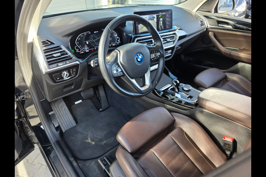 BMW X3 XDrive30e Business Edition Plus | LEDER | TREKHAAK | 20 INCH | LASER | STOELVERWARMING | CAMERA