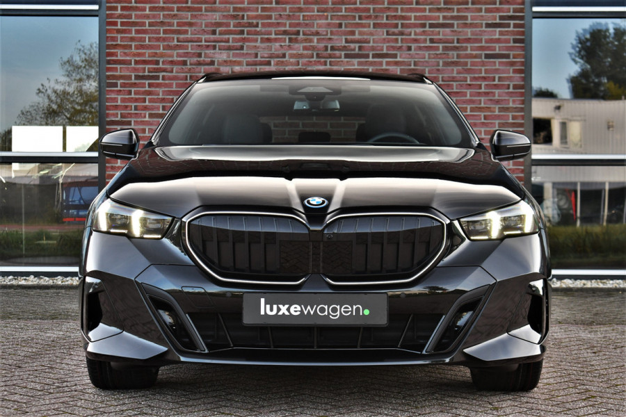 BMW 5 Serie Touring 530e xDrive M-Sport Pro Pano Trekh 360 HUD H/K 20inch