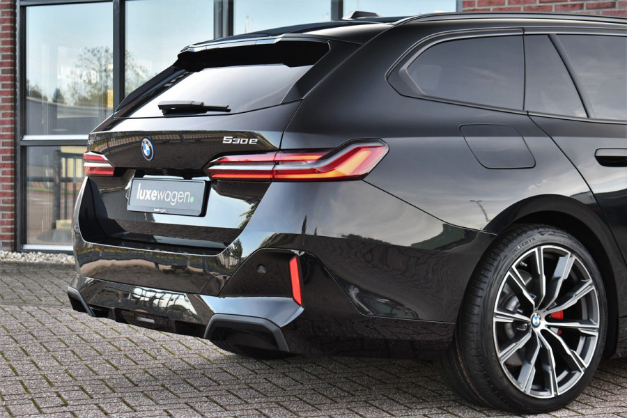 BMW 5 Serie Touring 530e xDrive M-Sport Pro Pano Trekh 360 HUD H/K 20inch