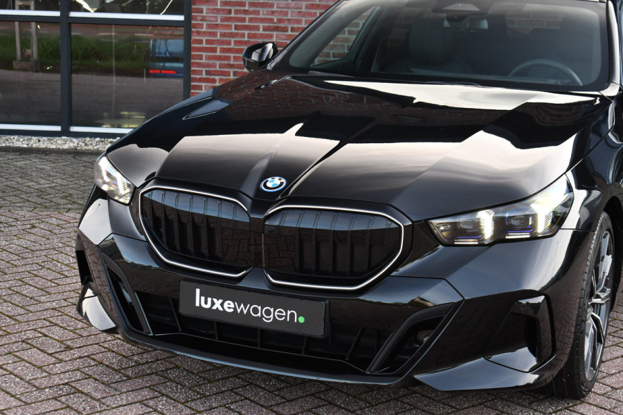 BMW 5 Serie Touring 530e xDrive M-Sport Pro Pano Trekh 360 HUD H/K 20inch