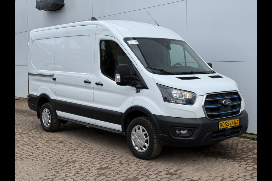 Ford E-Transit 68kWh 184PK L2H2 317km WLTP 97,3% (SOH) BEV Snelladen 360 Camera Cruise control Climate control Carplay Navigatie Laadkabel Parkeersensoren