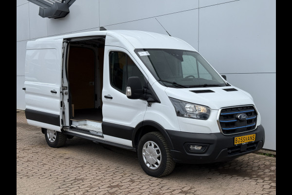 Ford E-Transit 68kWh 184PK L2H2 317km WLTP 97,3% (SOH) BEV Snelladen 360 Camera Cruise control Climate control Carplay Navigatie Laadkabel Parkeersensoren